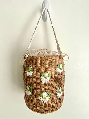 Rachel Ashwell Woven Daisy Bucket Bag Cottagecore Vacation Boho